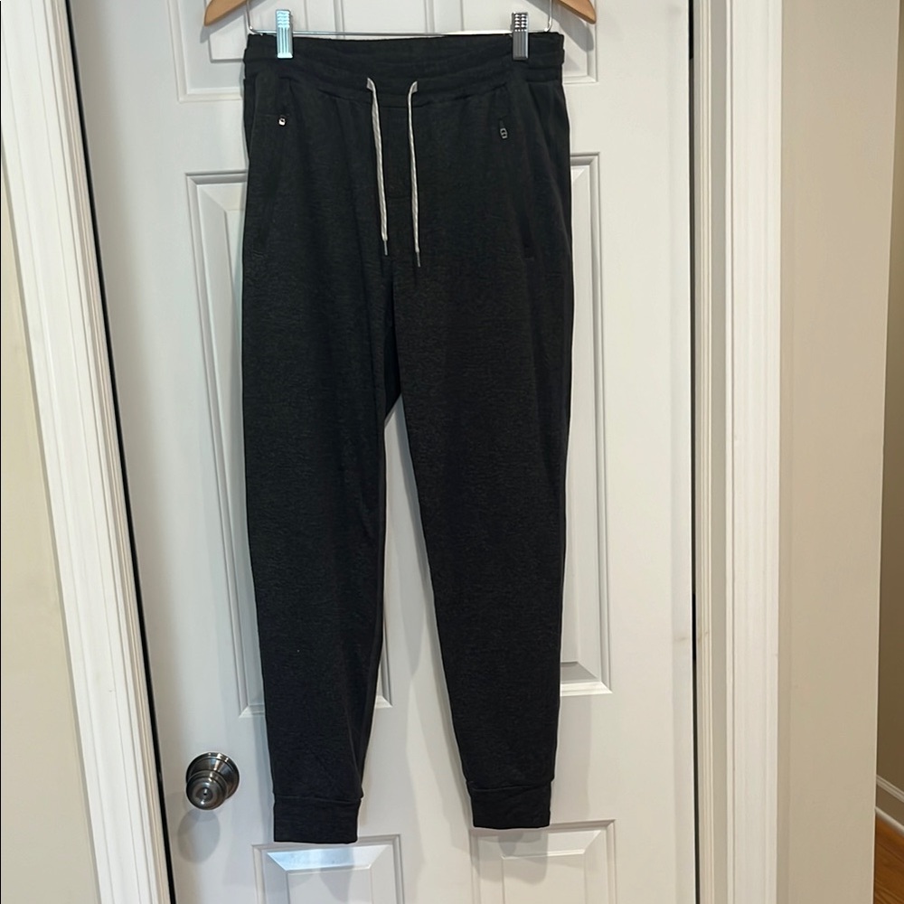 Vuori Men's Dark Gray Jogger Pants